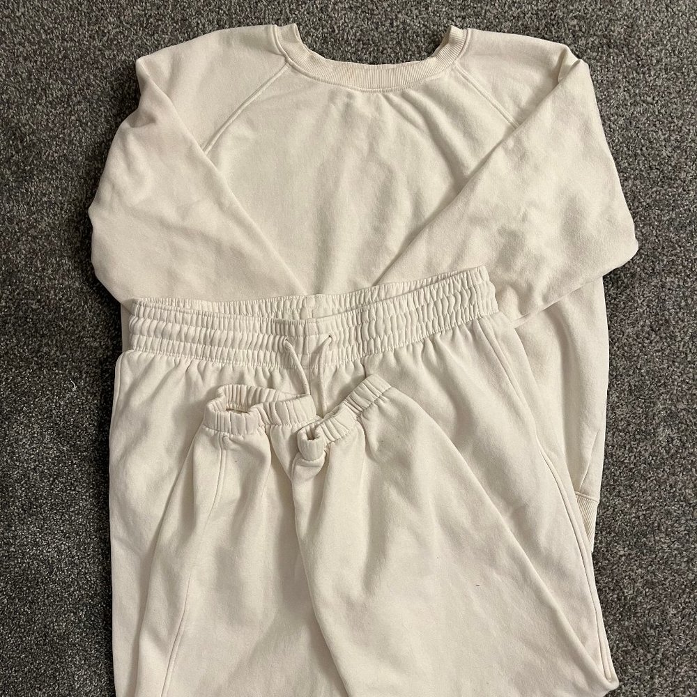 HM Cream White Sweat Suit (Pants Size Large and Sweatshirt Size Medium)